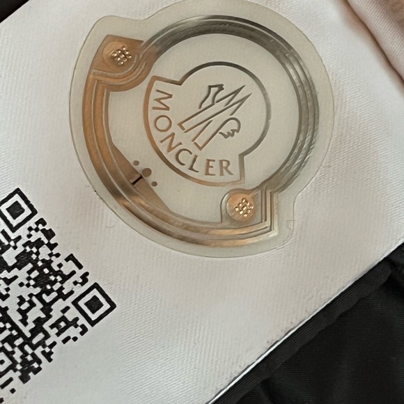 Moncler Vennal Ruffle water resistant puffer coat, Navy Blue Sz 4, gorgeous, NEW - Picture 6 of 9